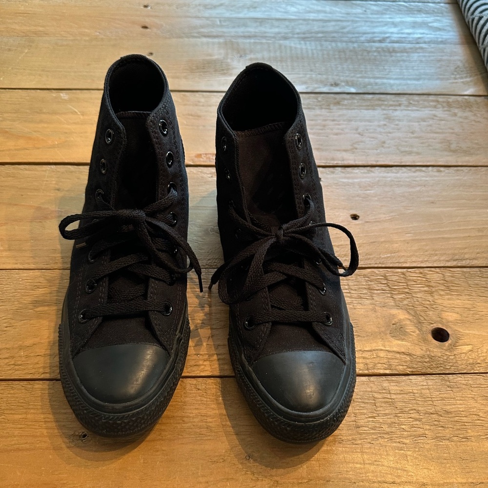 Converse women’s black High-Top Sneakers - Picture 4 of 6